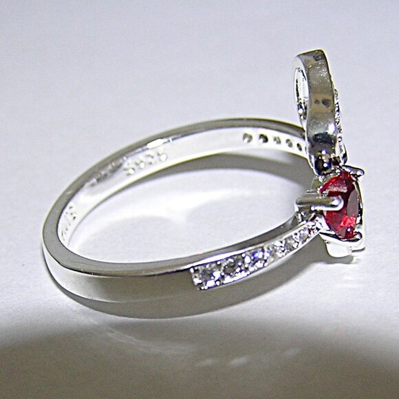 Snoopy Peanuts Sterling Silver Ring With Red CZ Heart, Inlaid Crystals, Size 7 - Picture 5 of 6